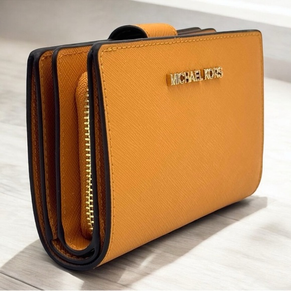 Michael Kors Medium Jet Set Travel Zip Chain Bifold Wallet Leather Cider - Picture 4 of 9